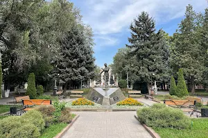 Cholponbek Bazarbayev Monument image