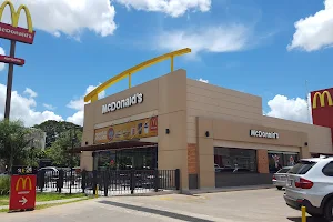 McDonald's Av. Cacique Lambare image