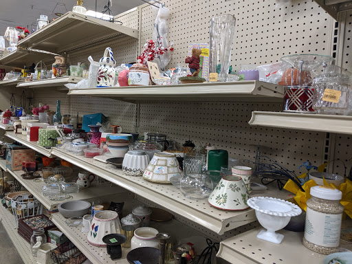 Thrift Store «Volunteers of America Thrift Store», reviews and photos, 1135 N Belsay Rd, Burton, MI 48509, USA