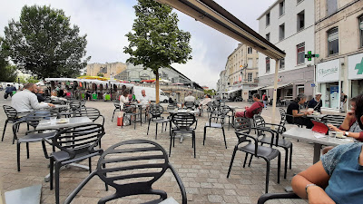 Bar Place des Halles à Niort