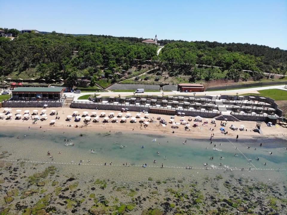 Elmasburnu women's Plajı'in fotoğrafı ve yerleşim