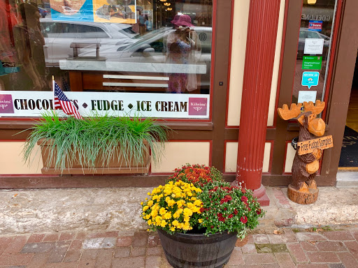 Ice Cream Shop «Kilwins St. Charles», reviews and photos, 300 S Main St, St Charles, MO 63301, USA