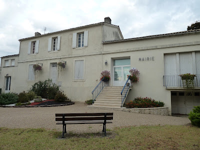 mairie à Saint-Césaire