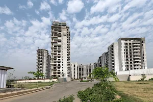 Vatika Sovereign Park image