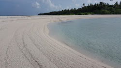 Dhekunu Thundi Beach'in fotoğrafı geniş bir kıyı şeridi ile birlikte