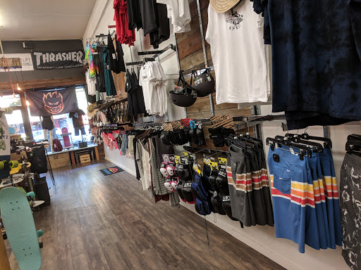 Snowboard Shop «The Vault - Snowboards & Skateboards», reviews and photos, 227 G St, Davis, CA 95616, USA
