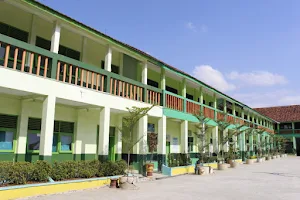 SMP Negeri 1 Arjawinangun image