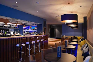 Brundle's Bar and Restaurant image