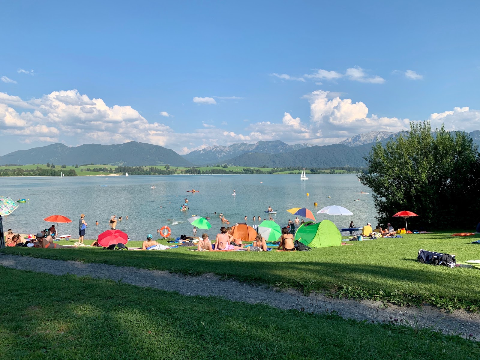 Foto av Dietringen Freibad med beige småsten yta