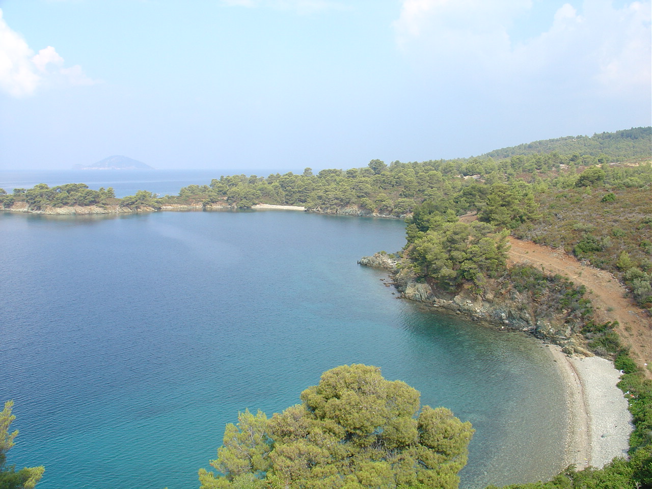 Agios Kyriaki beach III的照片 带有小海湾