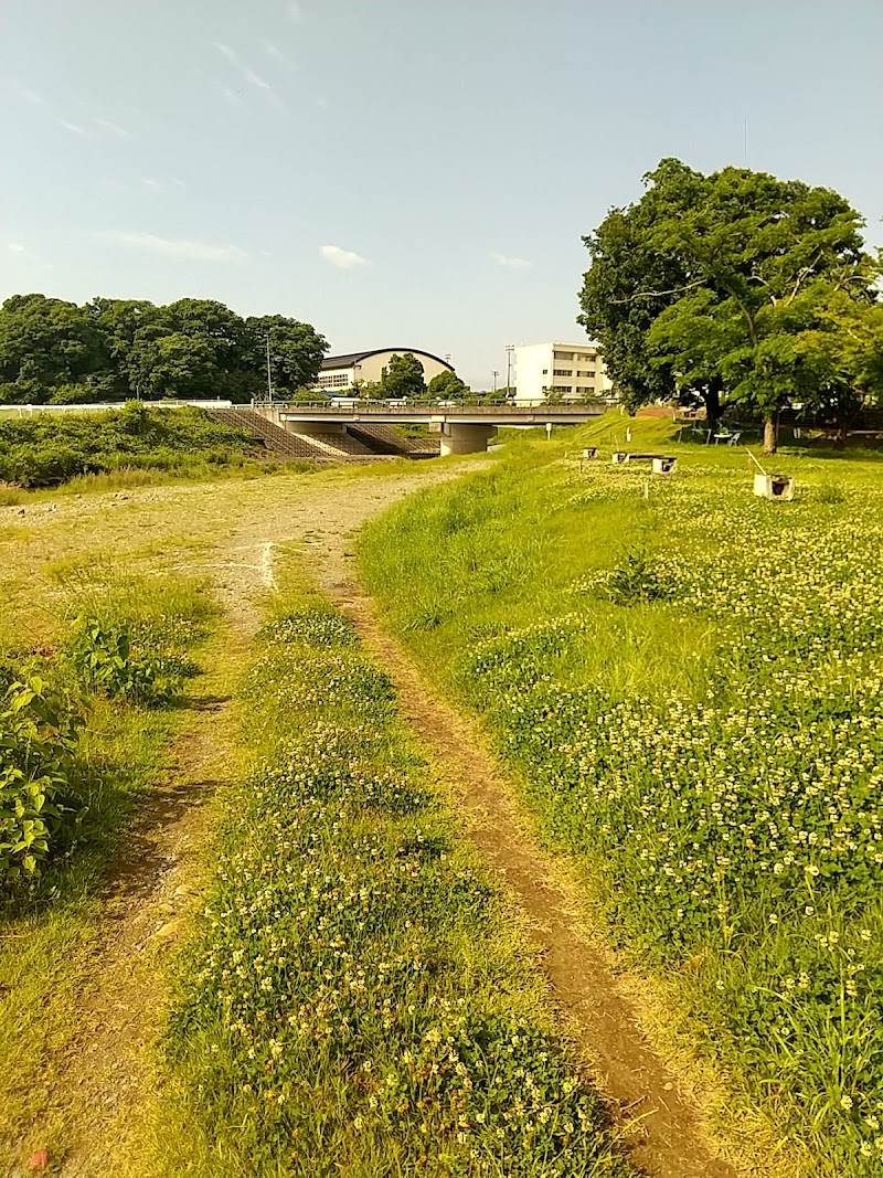 川の広場バーベキュー場