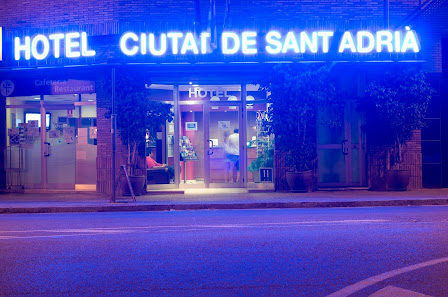 Hotel Ciutat de Sant Adrià C. de Santa Caterina, 38, 08930 Sant Adrià de Besòs, Barcelona, España