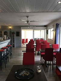 Atmosphère du Restaurant L'Embarcadère à Traves - n°7