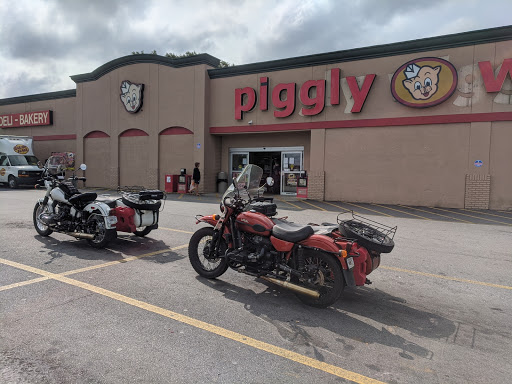 Grocery Store «Piggly Wiggly», reviews and photos, 1010 E 3rd St, Jackson, GA 30233, USA