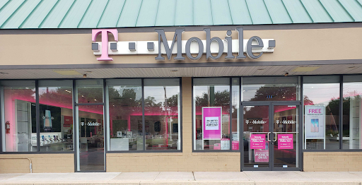 Cell Phone Store «T-Mobile», reviews and photos, 1207 MacDade Blvd Suite 120, Collingdale, PA 19023, USA