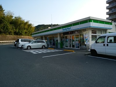ファミリーマート 中深川店