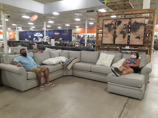 Furniture Store «Weekends Only Furniture & Mattress», reviews and photos, 8315 Center Run Dr, Indianapolis, IN 46250, USA