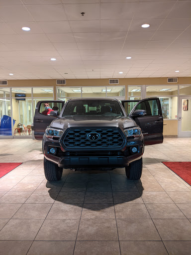 Toyota Dealer «Big Two Toyota of Chandler», reviews and photos, 1250 S Gilbert Rd, Chandler, AZ 85286, USA