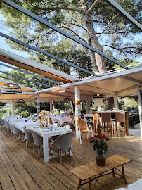 Atmosphère du Restaurant français La Mandra à Hyères - n°16