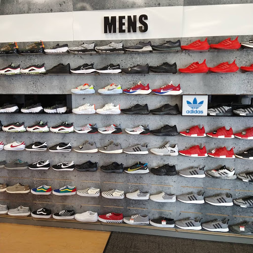 Shoe Store «Hibbett Sports», reviews and photos, 2819 West Expressway 83 #100, Harlingen, TX 78552, USA