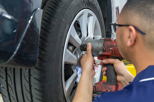 Auto Body Shop «Dean Auto Collision Center», reviews and photos, 700 N Main St, Providence, RI 02904, USA