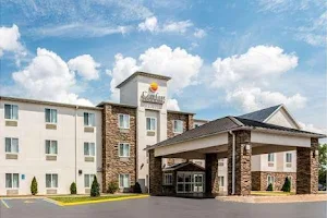 Comfort Inn & Suites - Hannibal image