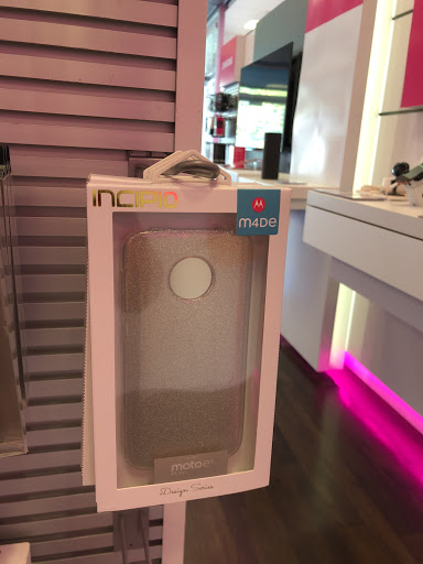 Cell Phone Store «T-Mobile», reviews and photos, 25965 Industrial Blvd #105, Hayward, CA 94545, USA