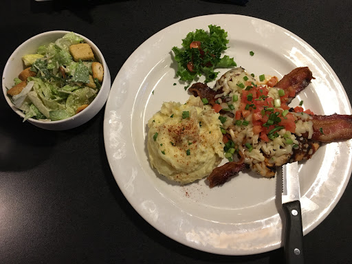 Restaurant «BooneTown Bistro and Bar», reviews and photos, 25425 SW 95th Ave, Wilsonville, OR 97070, USA