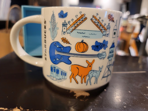 Coffee Shop «Starbucks», reviews and photos, 1700 Avenue of Mid-America, Effingham, IL 62401, USA