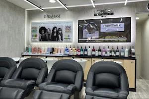 RENE PIAF SALON image