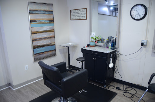 Beauty Salon «Snips Salon & Spa», reviews and photos, 5731 E Washington St, Indianapolis, IN 46219, USA