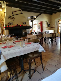 Atmosphère du Restaurant Auberge de Réals à Cessenon-sur-Orb - n°11