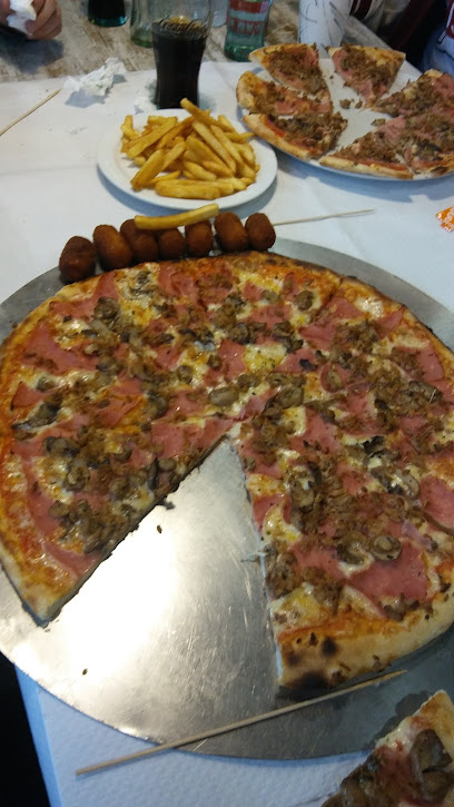 Pizza Tutto - C.C. Bergantiños, local 2, 15102 Carballo, A Coruña, Spain