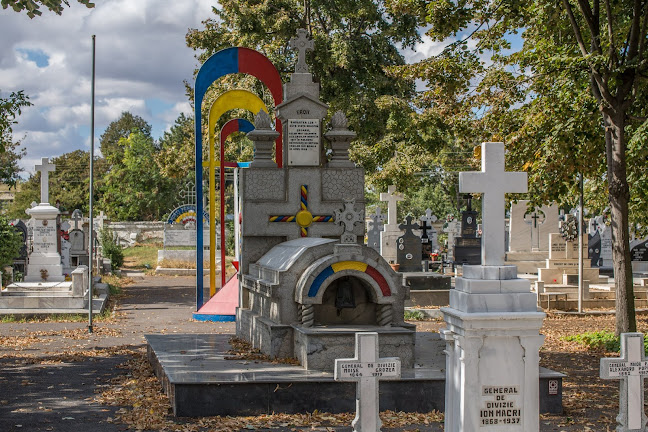 Cimitirul Sfinții Constantin și Elena - <nil>