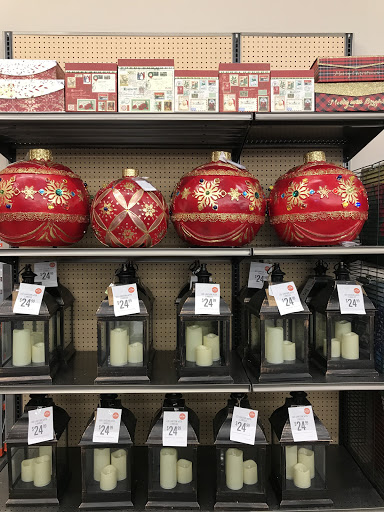 Home Goods Store «Tuesday Morning», reviews and photos, 1725 N Dysart Rd, Avondale, AZ 85392, USA