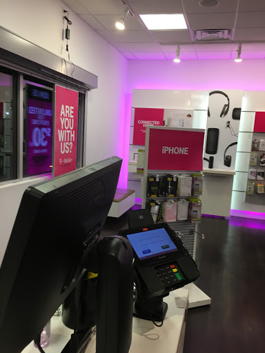 Cell Phone Store «T-Mobile», reviews and photos, 521 Belmont St, Brockton, MA 02301, USA