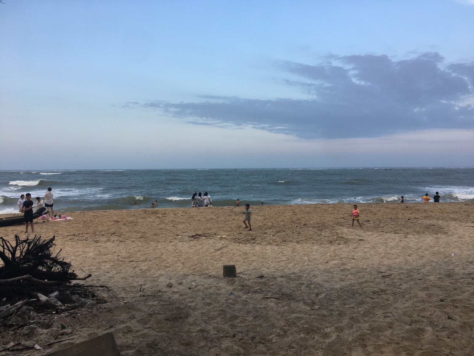 Φωτογραφία του Hai Duong Beach με επίπεδο καθαριότητας πολύ καθαρό