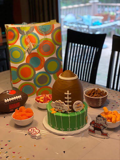 Wedding Bakery «LaLa Custom Cake», reviews and photos, 15301 Madison Ave, Lakewood, OH 44107, USA