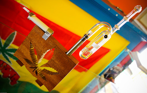 Tobacco Shop «The Bong Smoke Shop», reviews and photos, 225 Lancaster Dr SE, Salem, OR 97317, USA