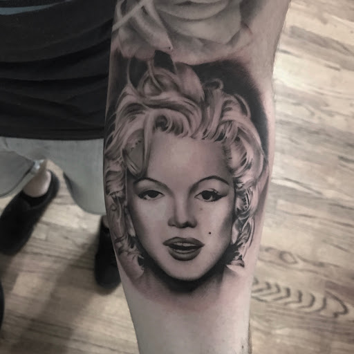 Tattoo Shop «Red Shores Tattoo Co.», reviews and photos, 2909 Baldwin St, Houston, TX 77006, USA