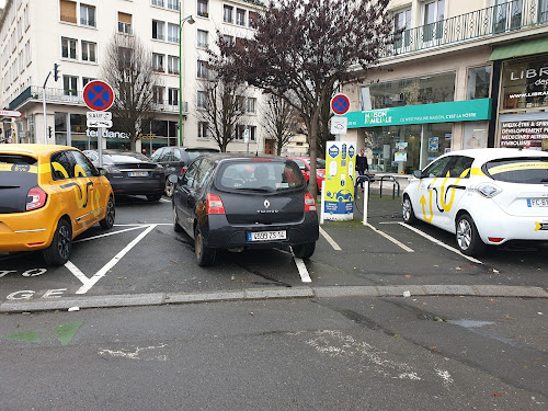 Borne de recharge de véhicules électriques MobiSDEC Charging Station Caen