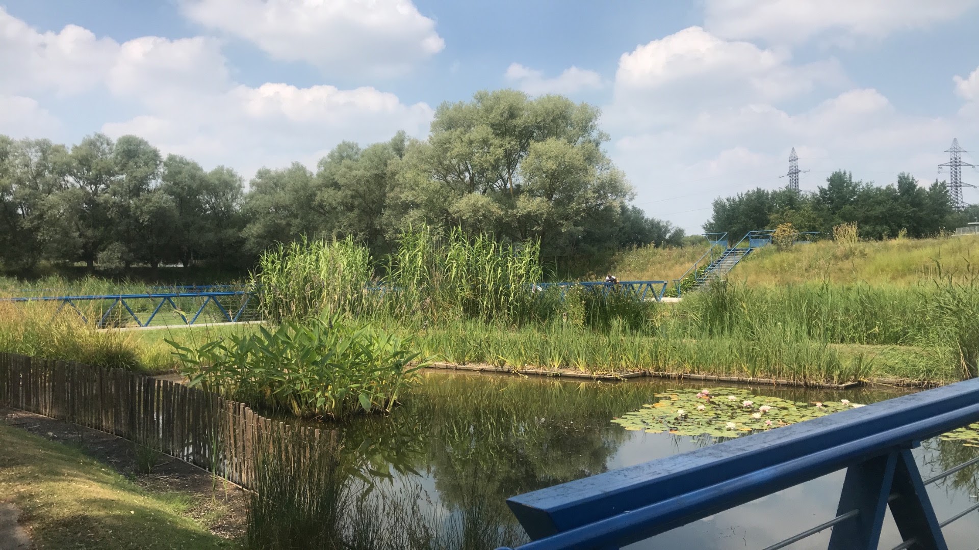 Photo n° 4 de l'avis de Emi. fait le 02/08/2018 à 20:20