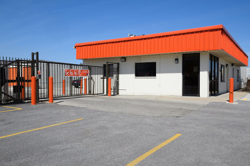 Self-Storage Facility «Public Storage», reviews and photos, 556 N York Rd, Bensenville, IL 60106, USA
