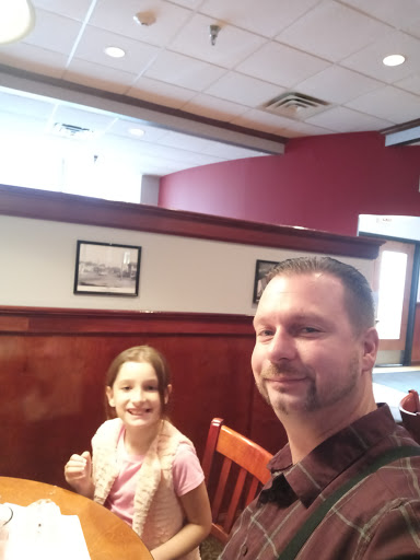 American Restaurant «Club Car», reviews and photos, 13435 University Ave #200, Clive, IA 50325, USA