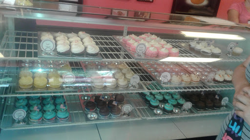 Shopping Mall «Coligny Plaza Shopping Center», reviews and photos, 1 N Forest Beach Dr, Hilton Head Island, SC 29928, USA