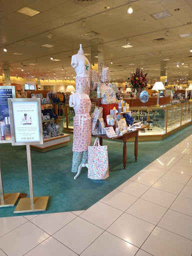 Department Store «Von Maur», reviews and photos, 7700 E Kellogg Dr N, Wichita, KS 67207, USA