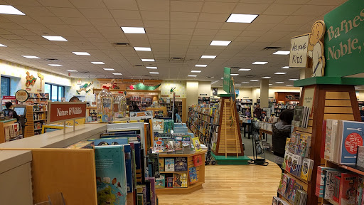 Book Store «Barnes & Noble», reviews and photos, 3195 28th St SE, Grand Rapids, MI 49512, USA