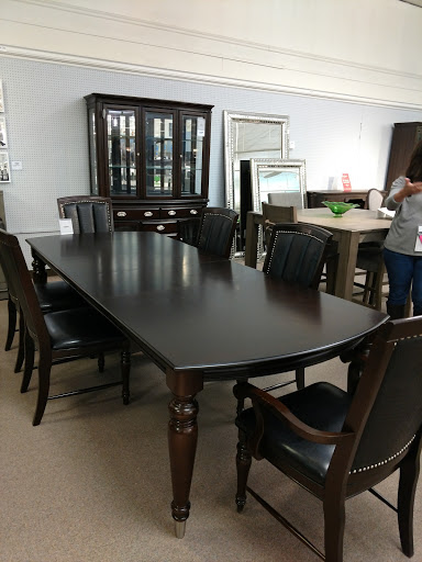 Furniture Store «Value City Furniture», reviews and photos, 800 Thruway Plaza Dr, Cheektowaga, NY 14225, USA