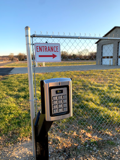 Self-Storage Facility «Gateway Storage Mall», reviews and photos, 715 Falling Springs Rd, Dupo, IL 62239, USA