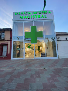 Farmacia Ortopedia Magistral C. Cruz del Río, 127, 06700 Villanueva de la Serena, Badajoz, España